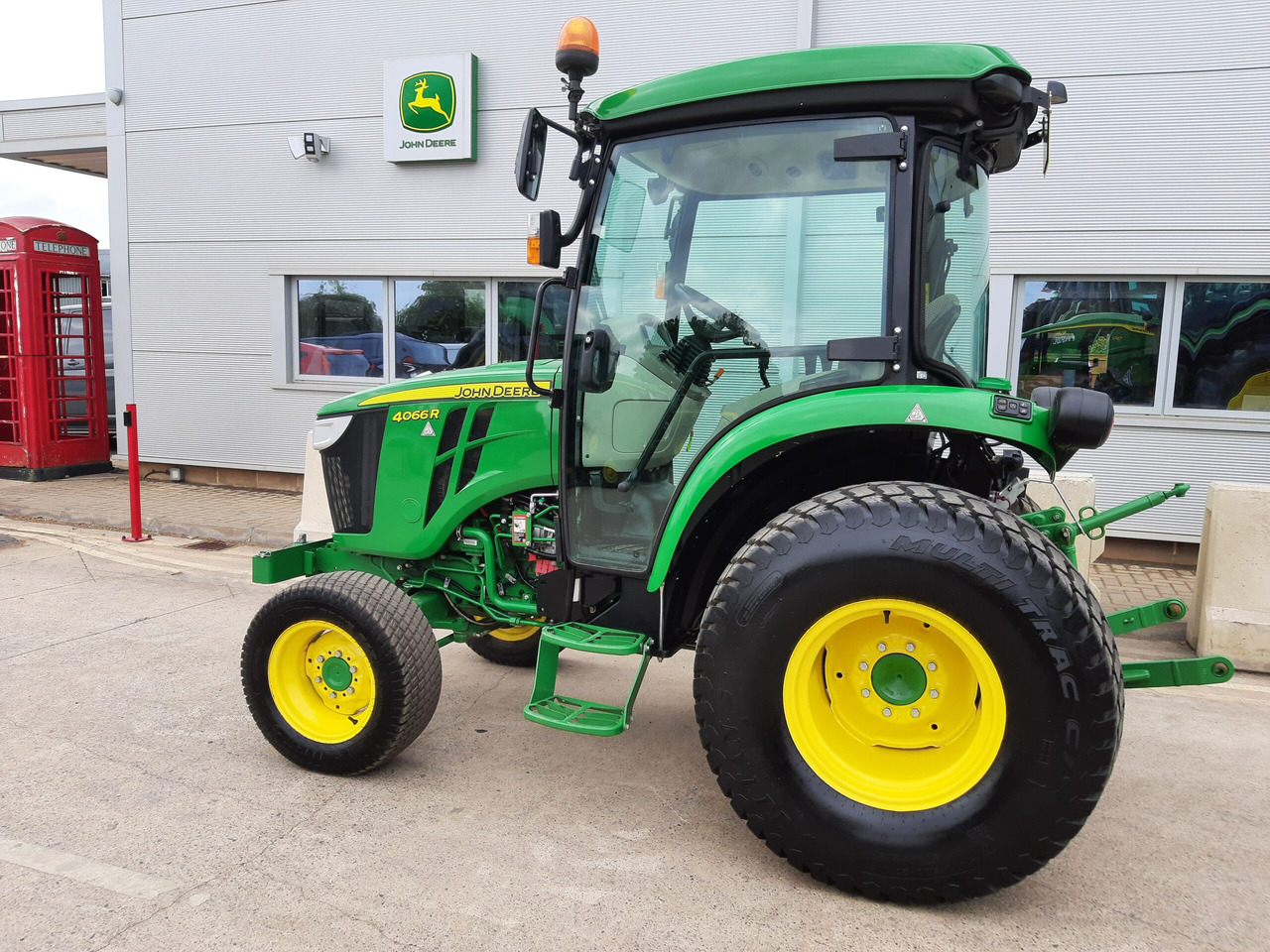 John Deere 4066R Compact Tractor - Mini trator: foto 1 John Deere 4066R Compact Tractor - Mini trator: foto 1