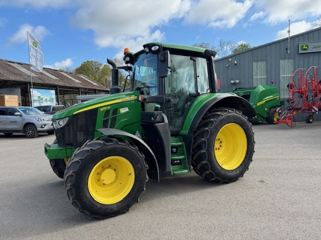 John Deere 6110M - Trator: foto 1 John Deere 6110M - Trator: foto 1