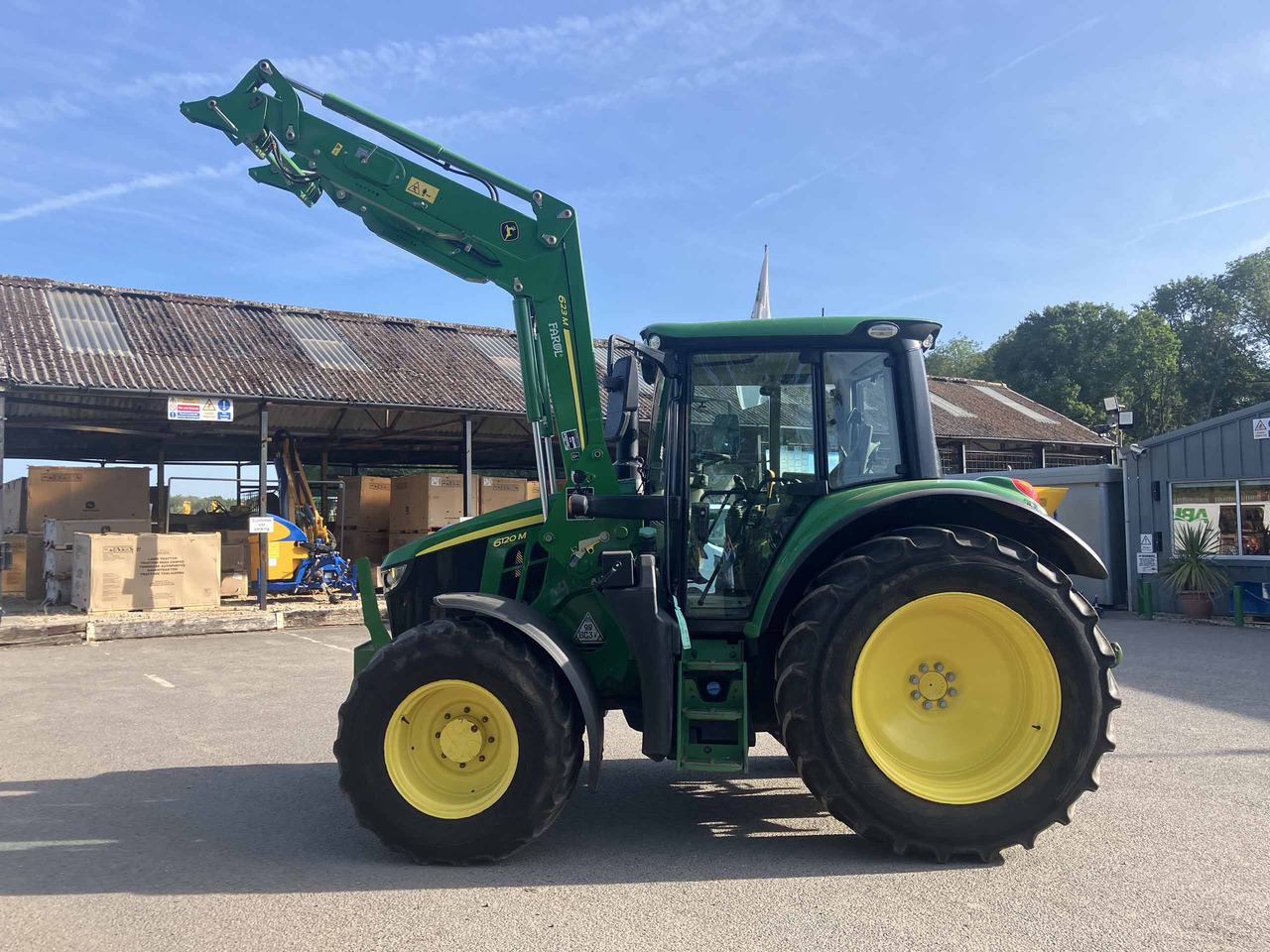 John Deere 6120M - Trator: foto 2 John Deere 6120M - Trator: foto 2