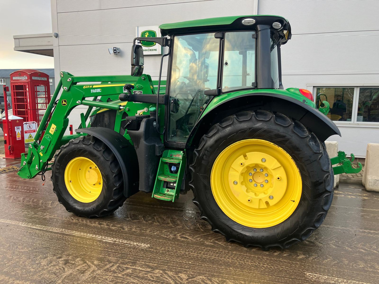 John Deere 6120M - Trator: foto 4 John Deere 6120M - Trator: foto 4