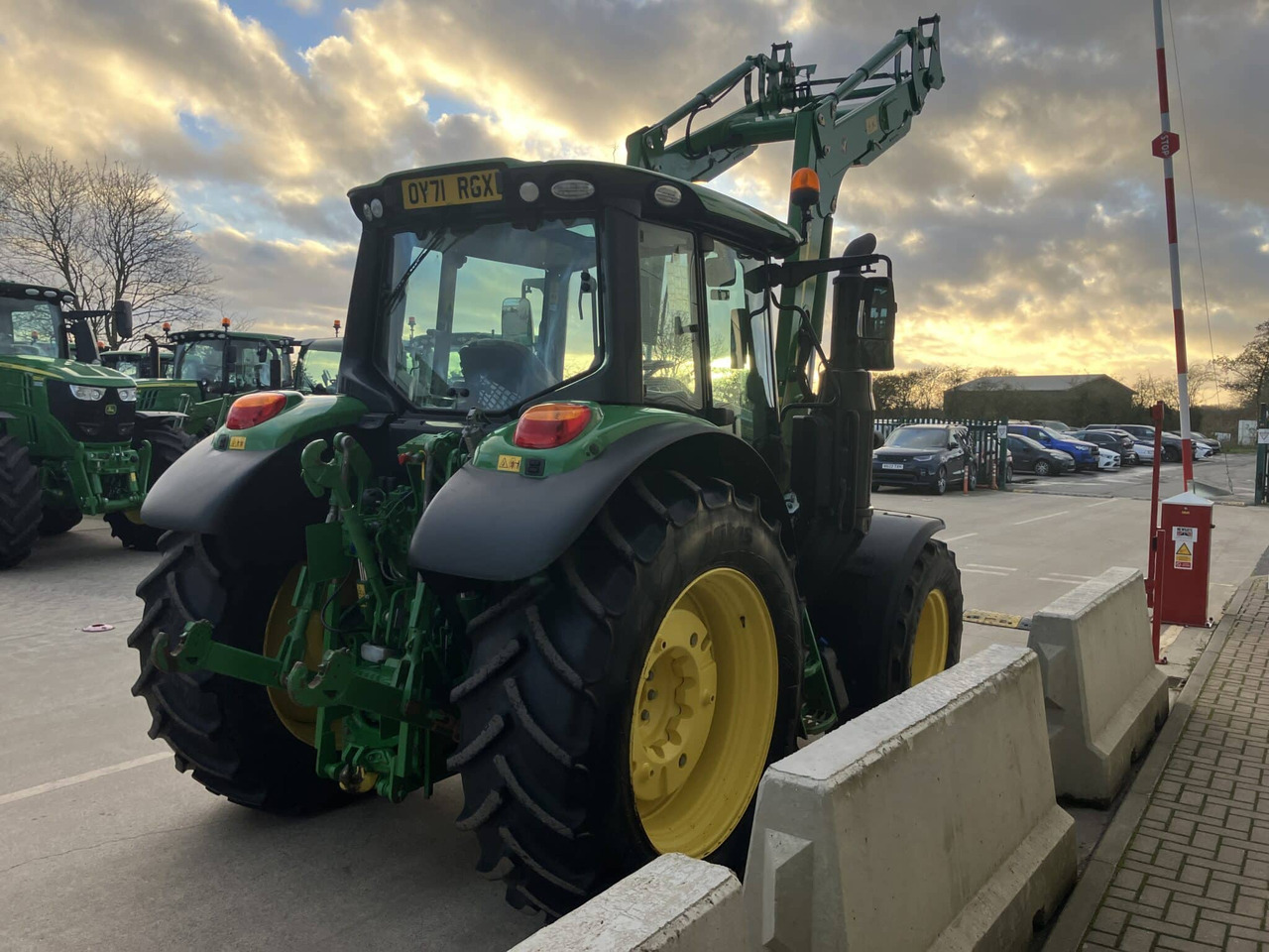John Deere 6120M - Trator: foto 5 John Deere 6120M - Trator: foto 5