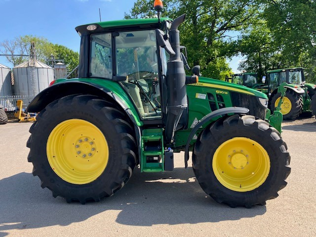 John Deere 6120M - Trator: foto 4 John Deere 6120M - Trator: foto 4