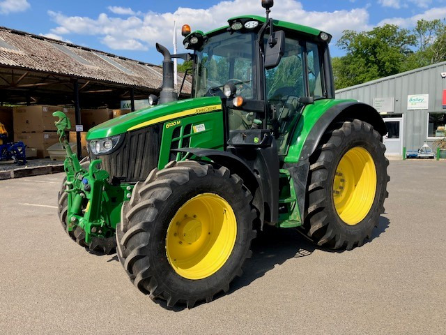 John Deere 6120M - Trator: foto 1 John Deere 6120M - Trator: foto 1