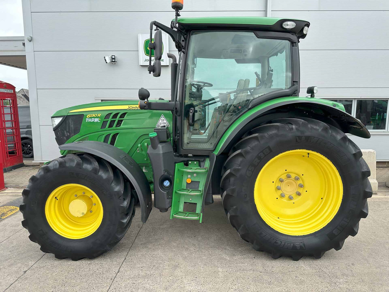 John Deere 6130R - Trator: foto 2 John Deere 6130R - Trator: foto 2