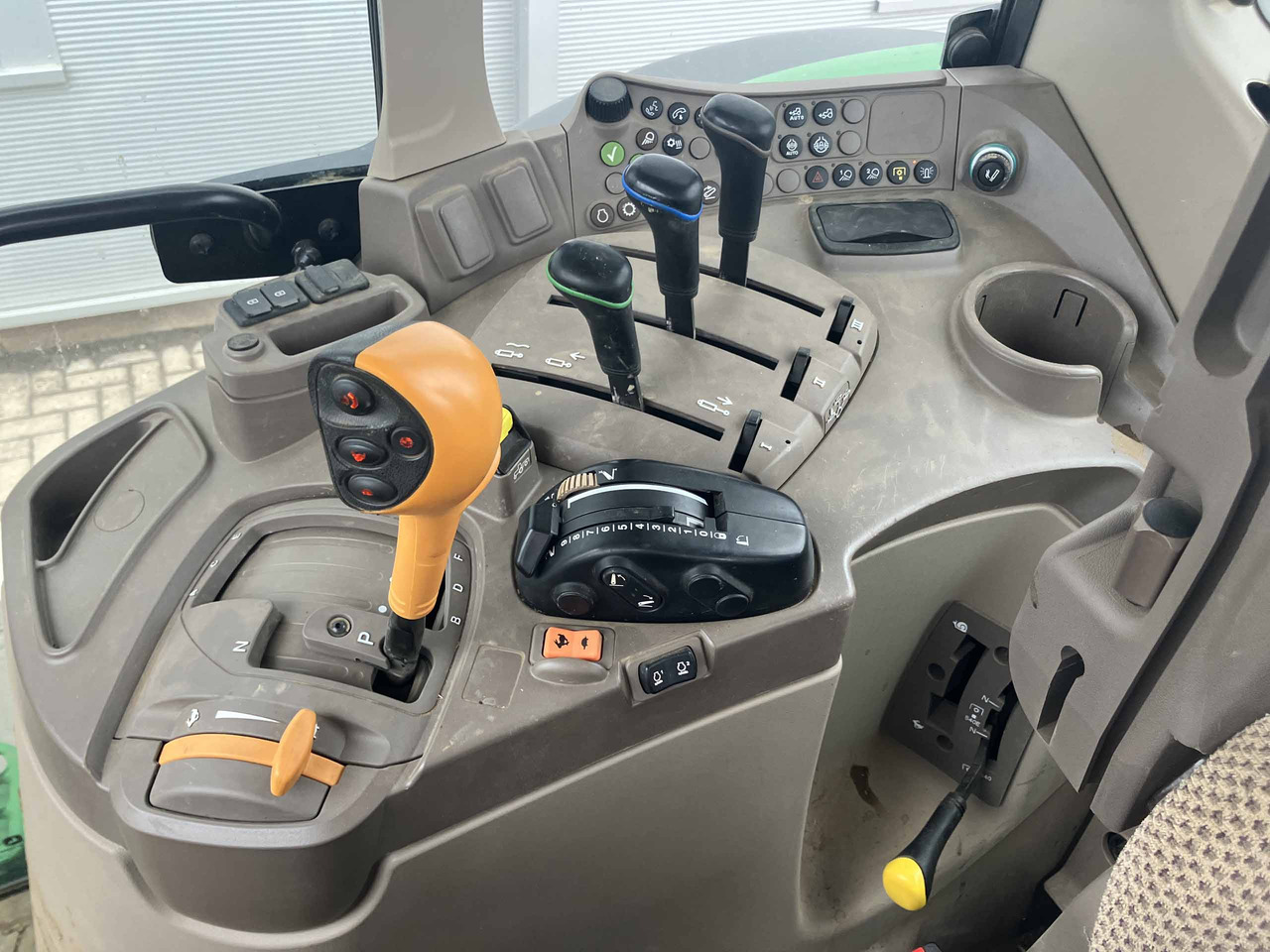 Trator John Deere 6140M: foto 13