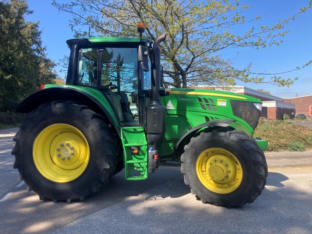 John Deere 6155M - Trator: foto 1 John Deere 6155M - Trator: foto 1