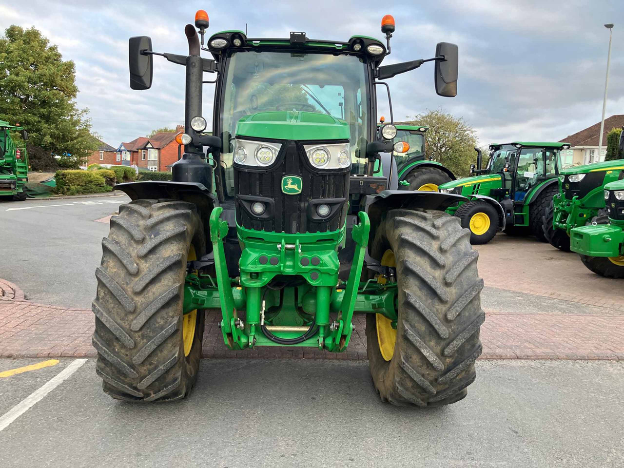 John Deere 6155R - Trator: foto 3 John Deere 6155R - Trator: foto 3