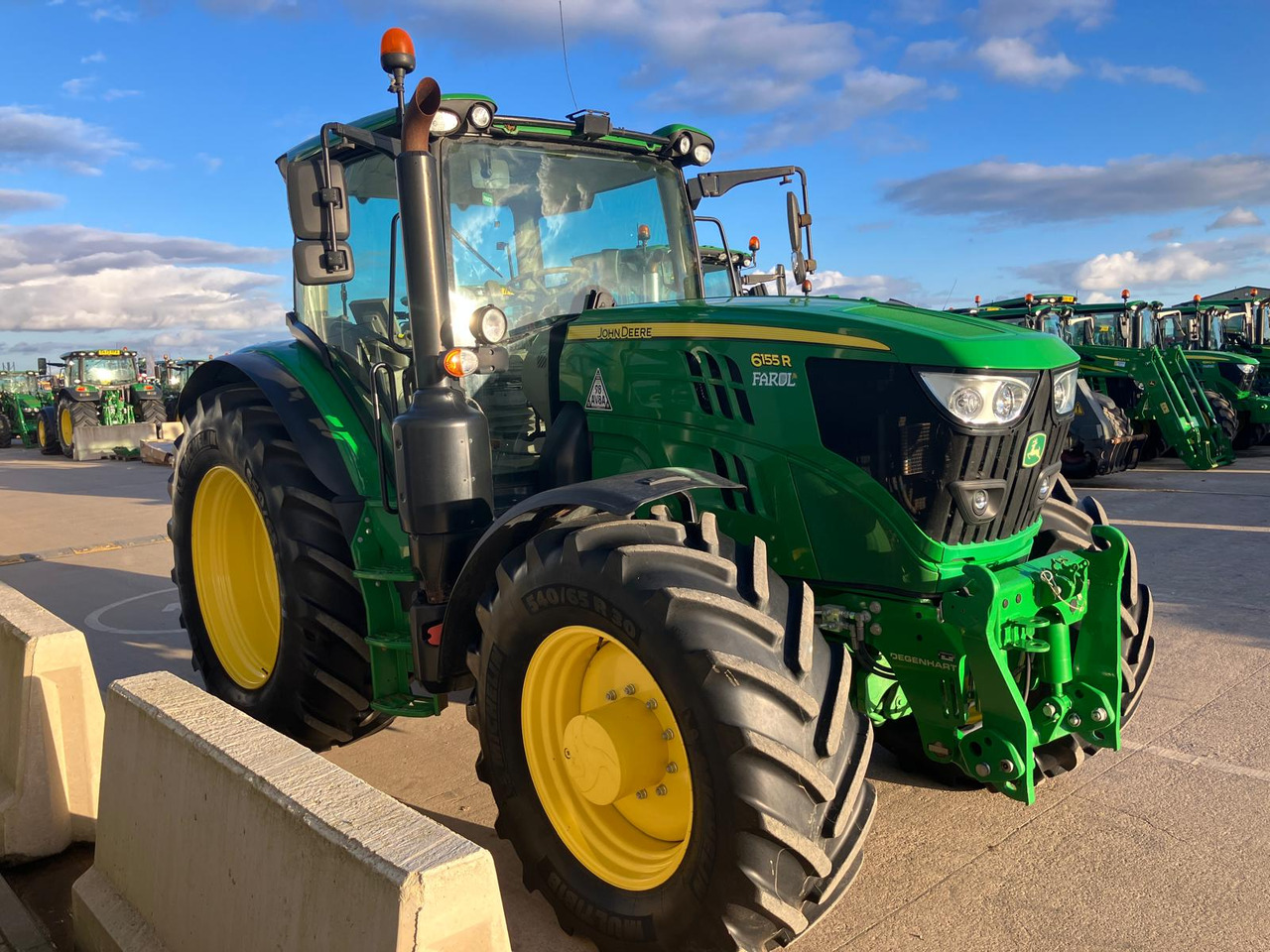 John Deere 6155R - Trator: foto 5 John Deere 6155R - Trator: foto 5