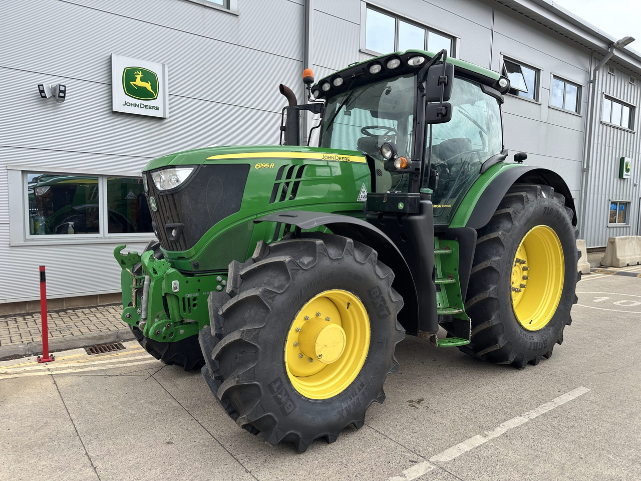 John Deere 6195R - Trator: foto 1 John Deere 6195R - Trator: foto 1