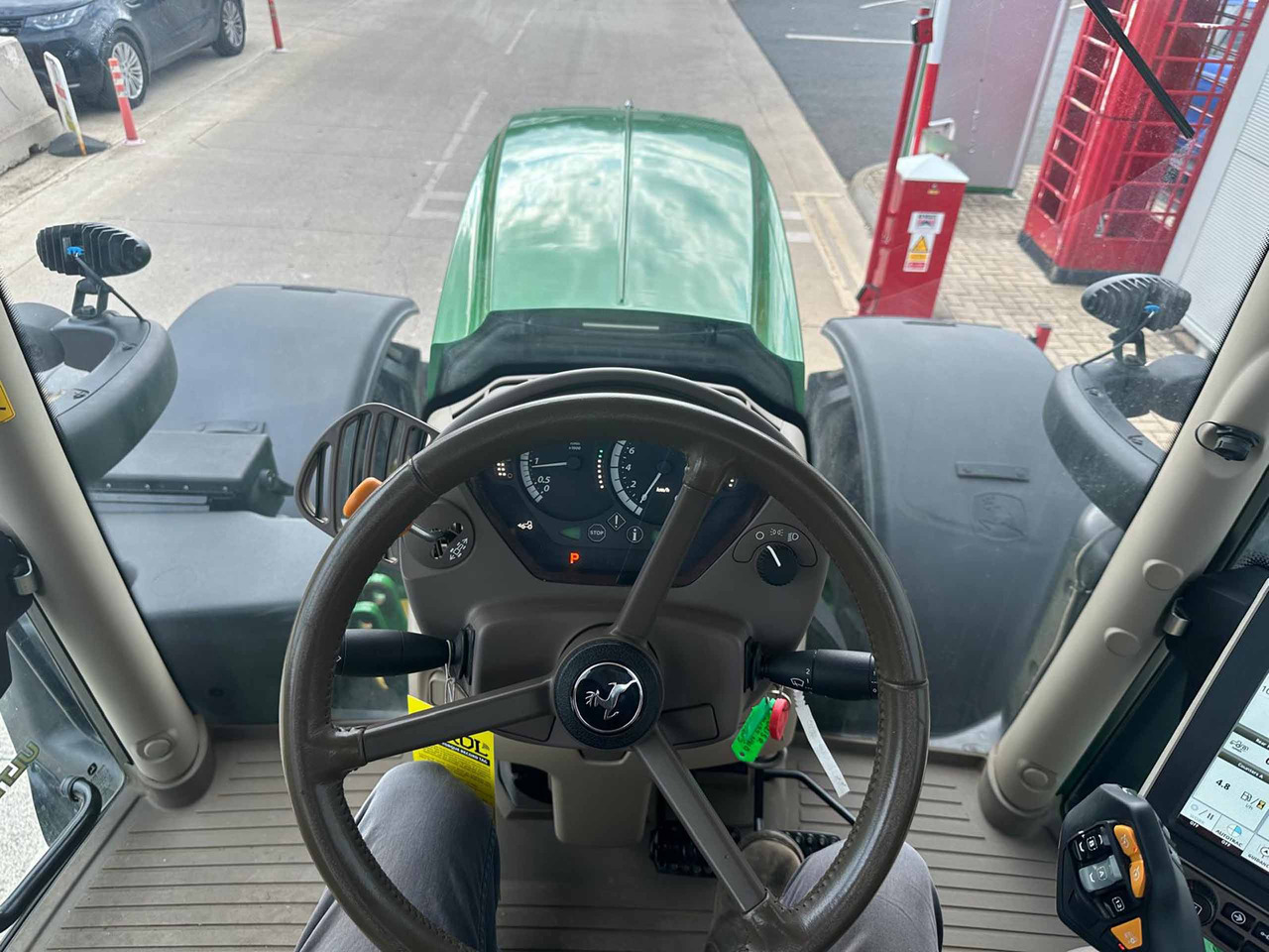 Trator John Deere 6215R: foto 11