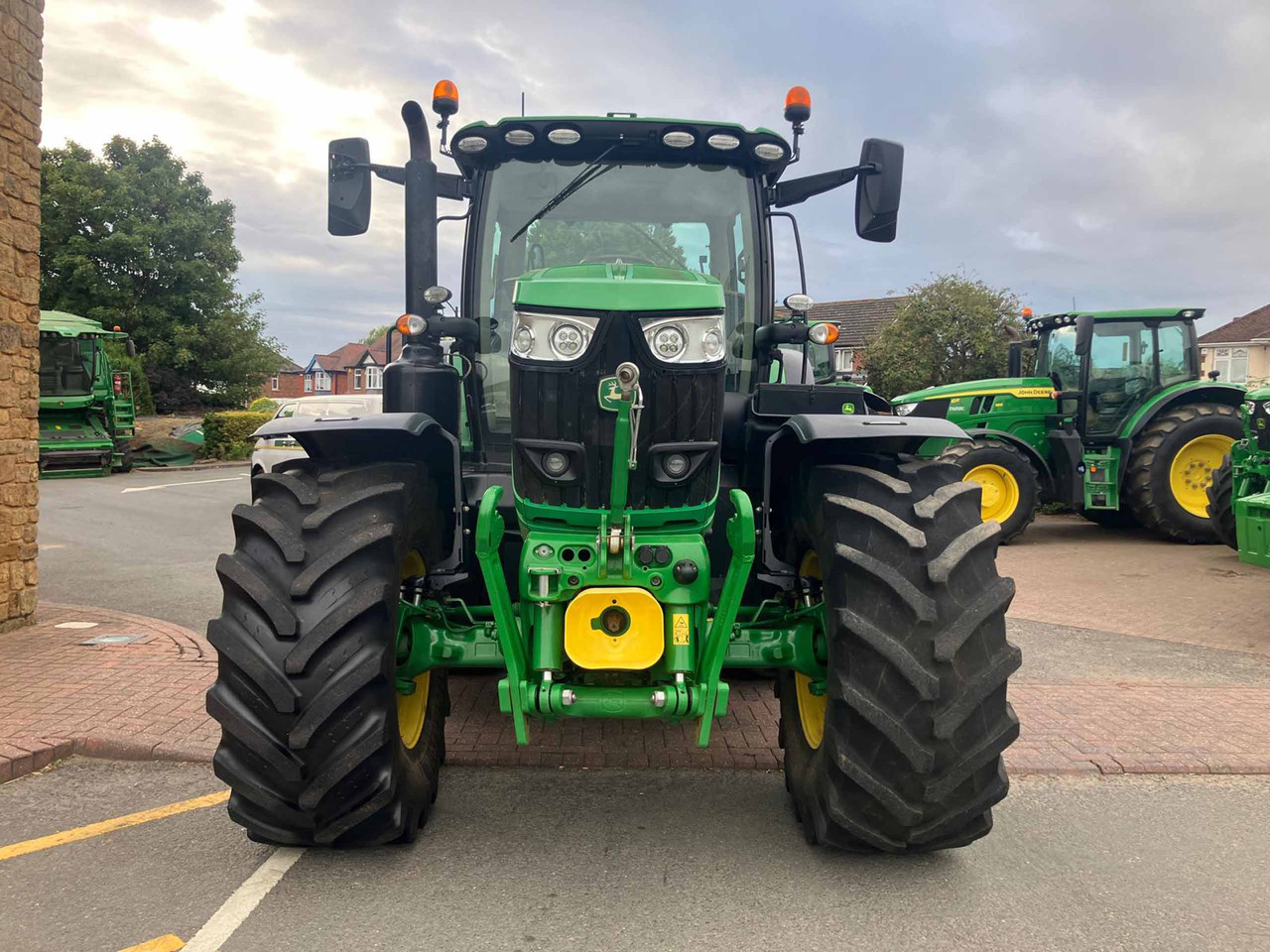 John Deere 6215R - Trator: foto 2 John Deere 6215R - Trator: foto 2