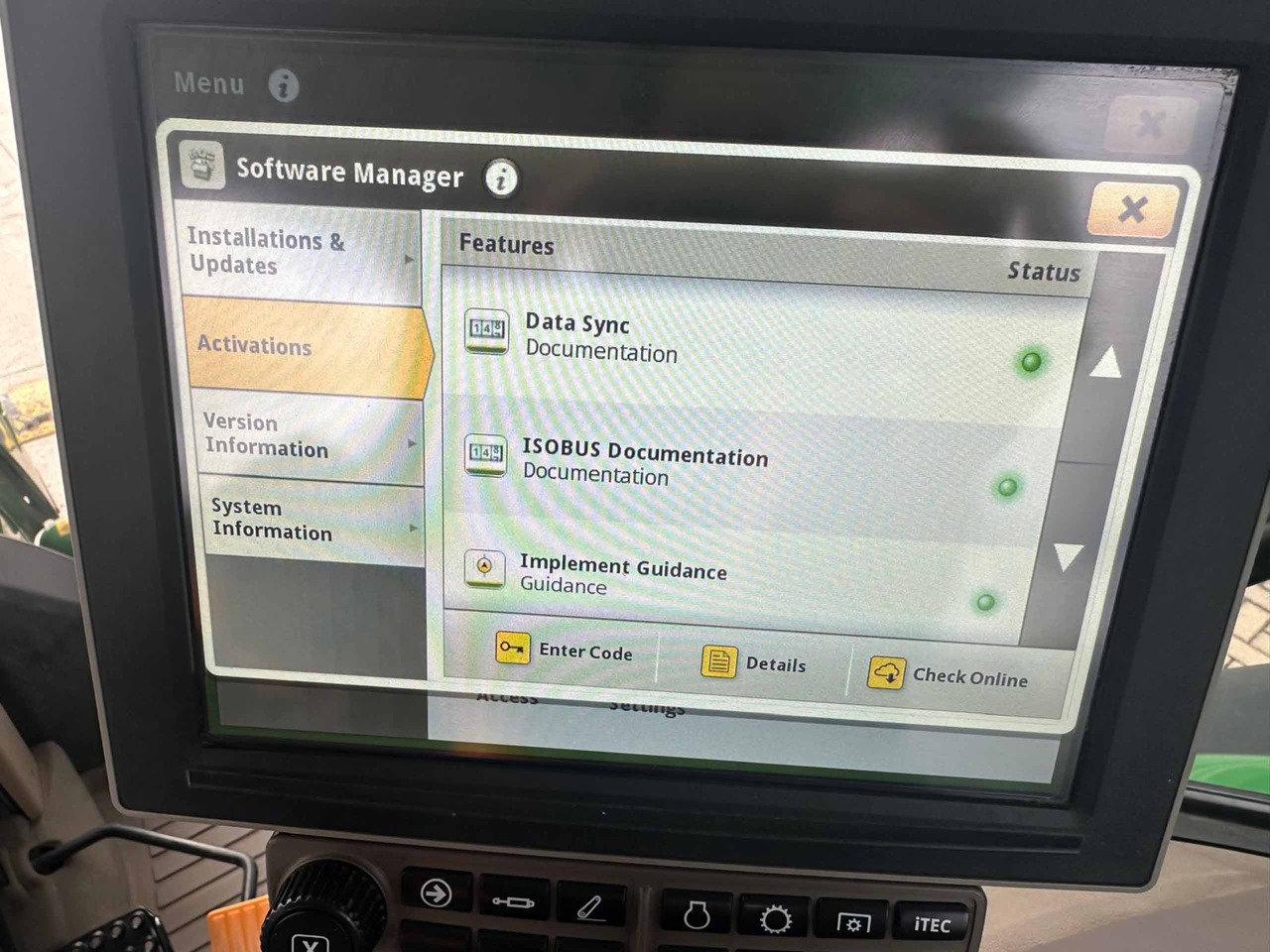 Trator John Deere 6215R: foto 16