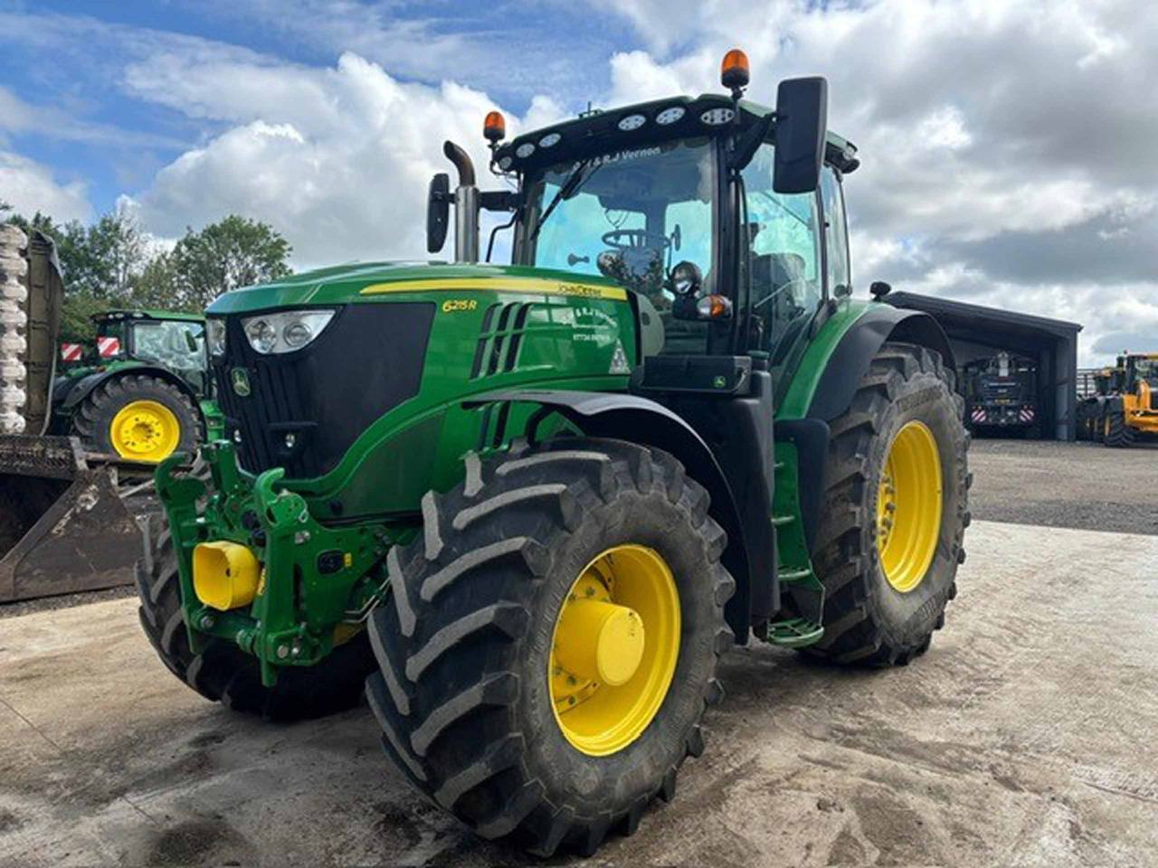 John Deere 6215R - Trator: foto 1 John Deere 6215R - Trator: foto 1