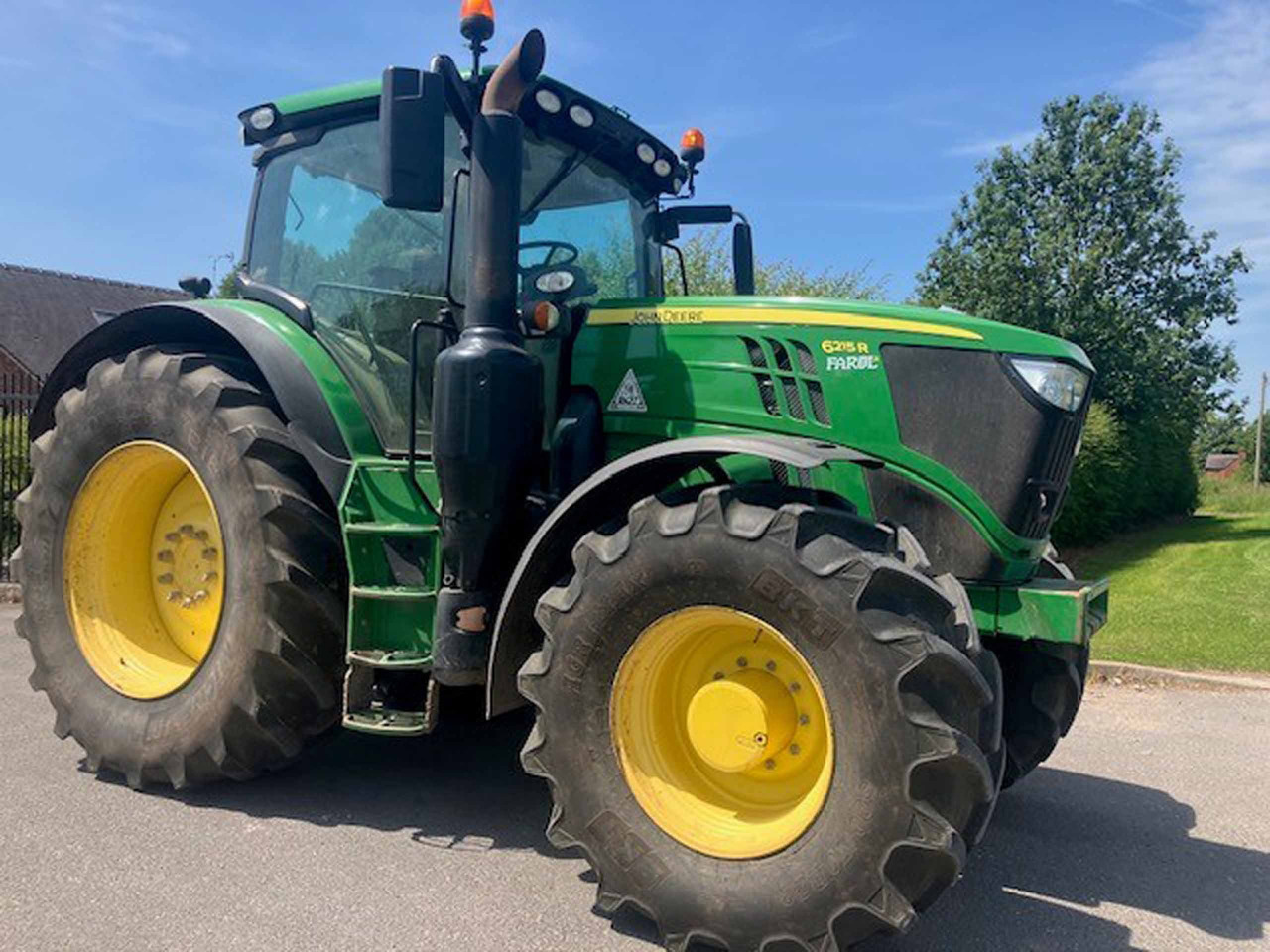 John Deere 6215R - Trator: foto 2 John Deere 6215R - Trator: foto 2