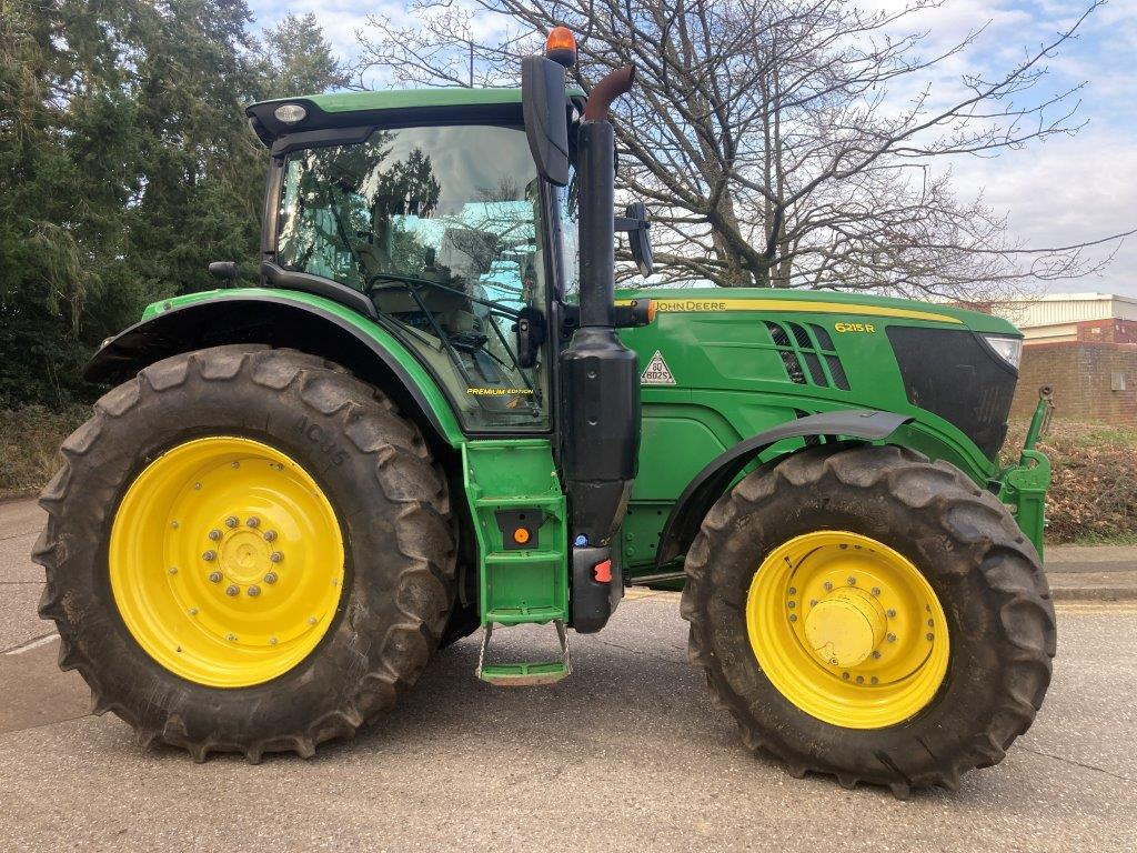 John Deere 6215R - Trator: foto 1 John Deere 6215R - Trator: foto 1