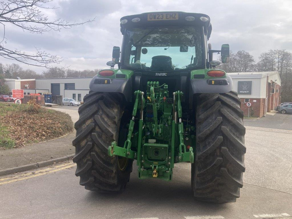 John Deere 6215R - Trator: foto 4 John Deere 6215R - Trator: foto 4