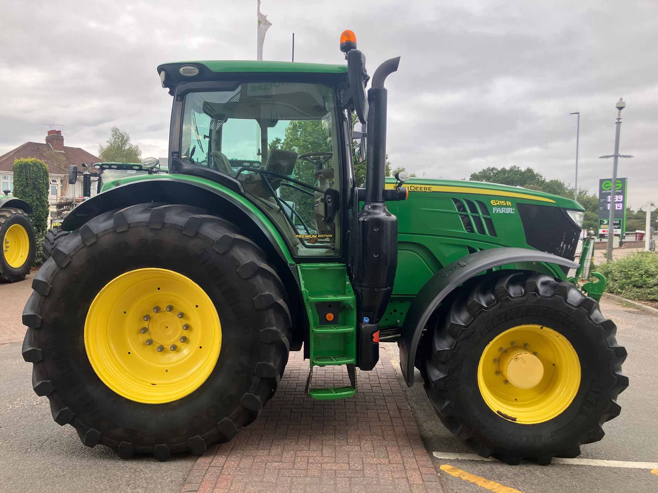 John Deere 6215R - Trator: foto 4 John Deere 6215R - Trator: foto 4