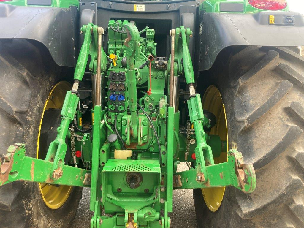 John Deere 6215R - Trator: foto 5 John Deere 6215R - Trator: foto 5