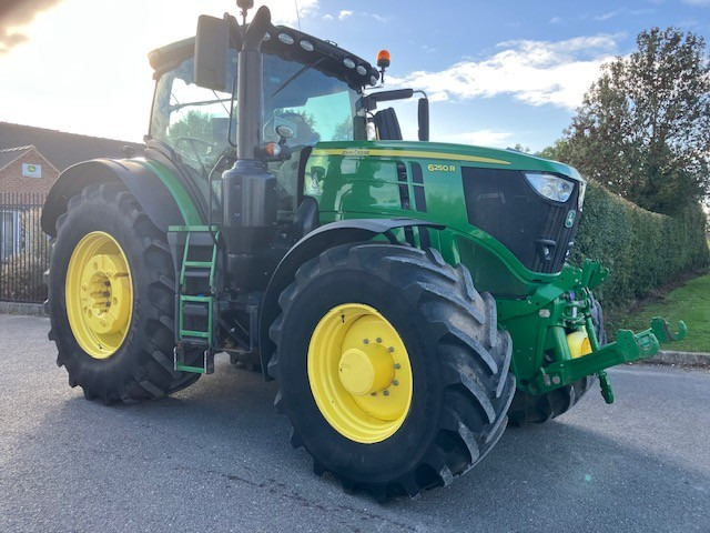John Deere 6250R - Trator: foto 1 John Deere 6250R - Trator: foto 1