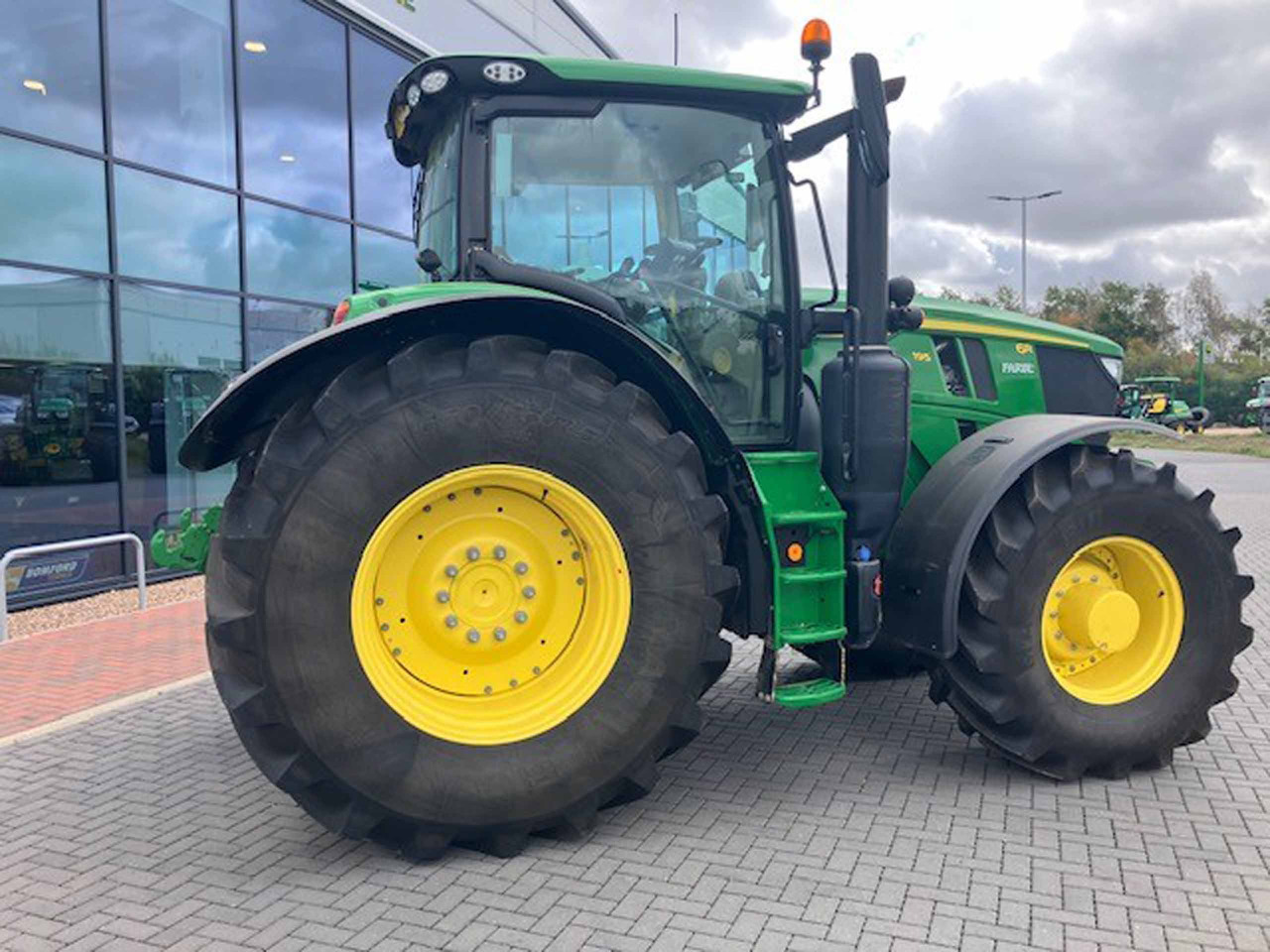 John Deere 6R 195 - Trator: foto 4 John Deere 6R 195 - Trator: foto 4