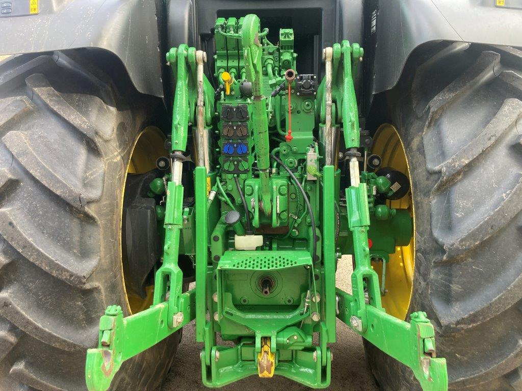 John Deere 6R 215 - Trator: foto 5 John Deere 6R 215 - Trator: foto 5