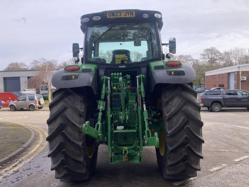 John Deere 6R 215 - Trator: foto 4 John Deere 6R 215 - Trator: foto 4
