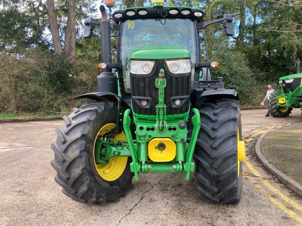 John Deere 6R 215 - Trator: foto 3 John Deere 6R 215 - Trator: foto 3