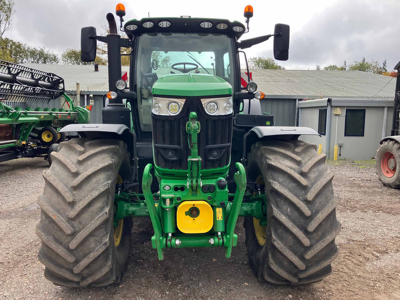John Deere 6R 215 - Trator: foto 4 John Deere 6R 215 - Trator: foto 4