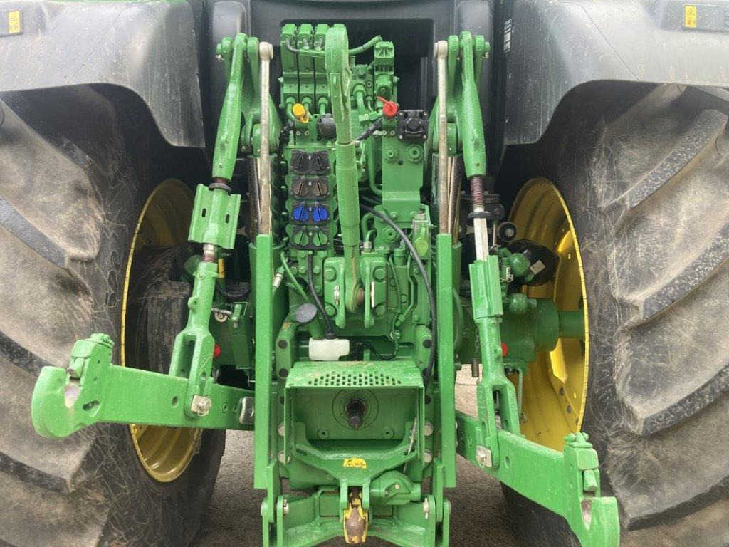 John Deere 6R 215 - Trator: foto 5 John Deere 6R 215 - Trator: foto 5