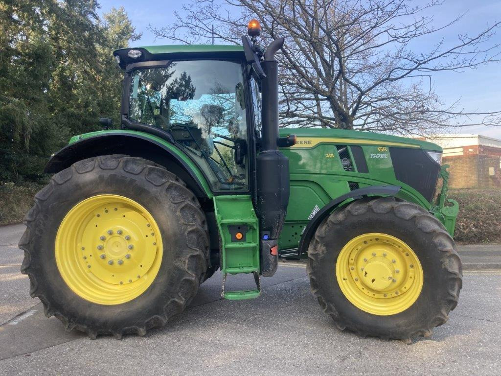 John Deere 6R 215 - Trator: foto 1 John Deere 6R 215 - Trator: foto 1