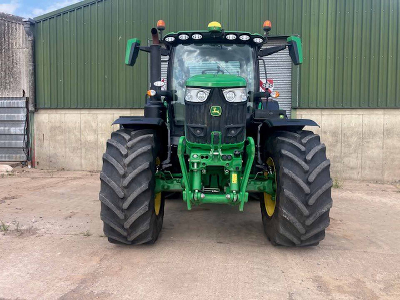 John Deere 6R 215 - Trator: foto 3 John Deere 6R 215 - Trator: foto 3
