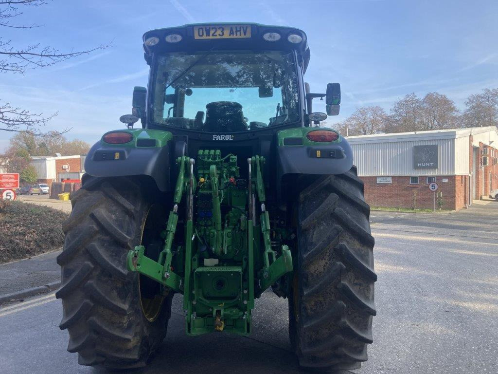 John Deere 6R 215 - Trator: foto 4 John Deere 6R 215 - Trator: foto 4