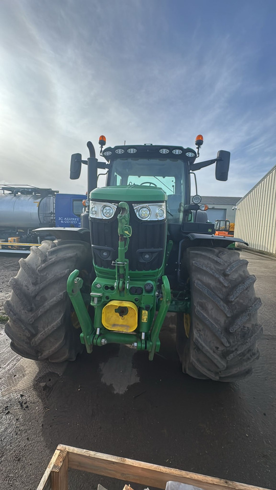 John Deere 6R 215 - Trator: foto 3 John Deere 6R 215 - Trator: foto 3
