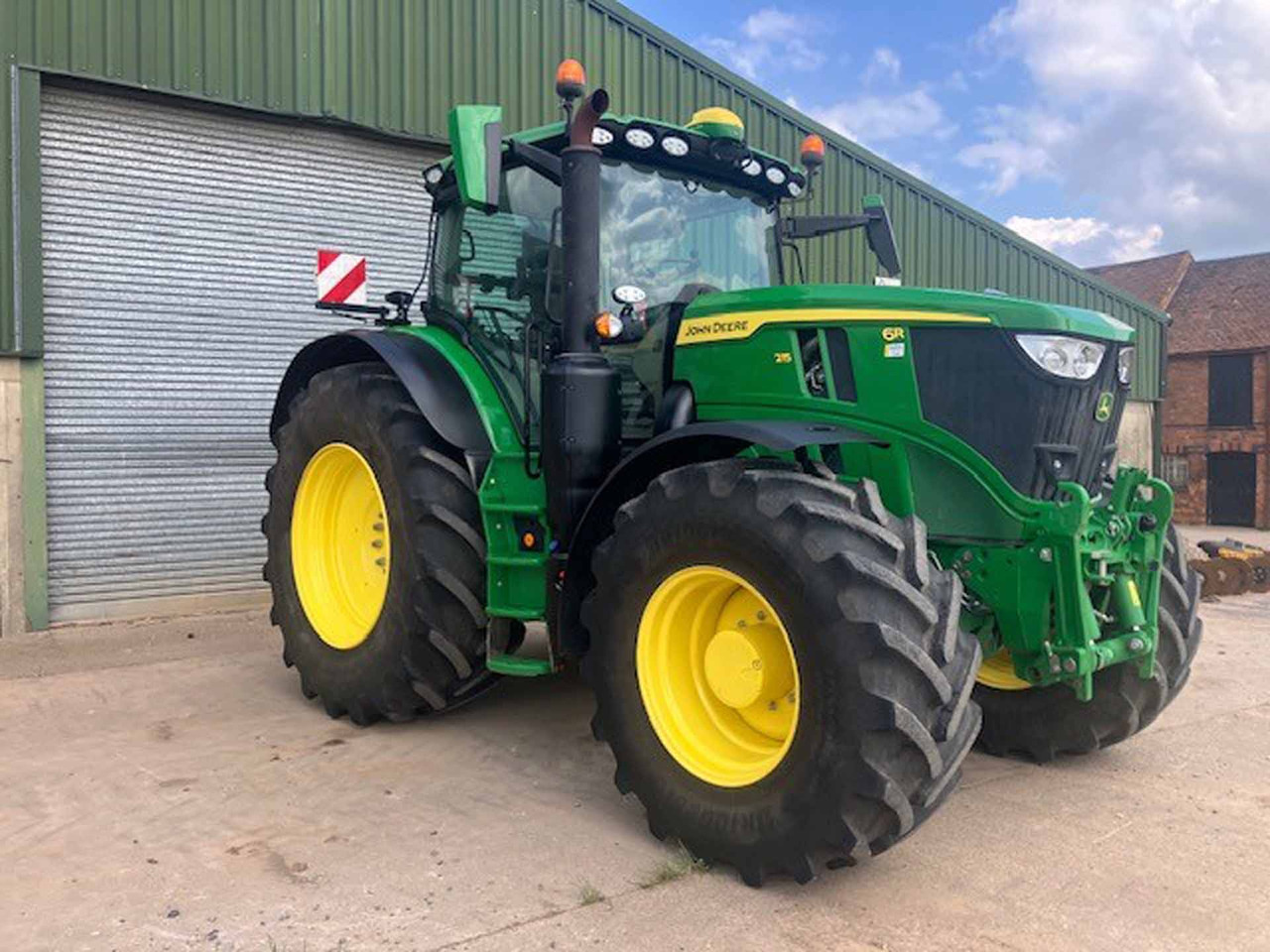 John Deere 6R 215 - Trator: foto 2 John Deere 6R 215 - Trator: foto 2