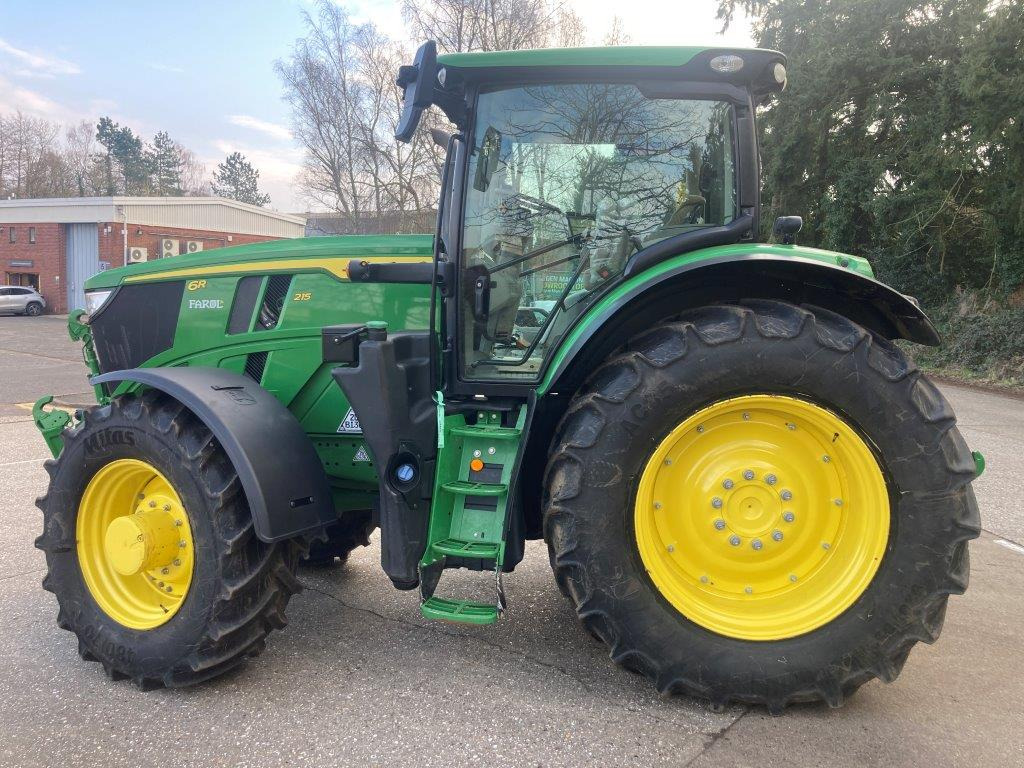 John Deere 6R 215 - Trator: foto 2 John Deere 6R 215 - Trator: foto 2
