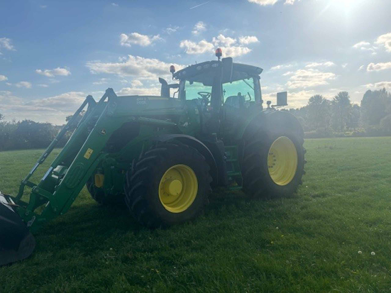 John Deere 6R 250 + 683R - Trator: foto 3 John Deere 6R 250 + 683R - Trator: foto 3