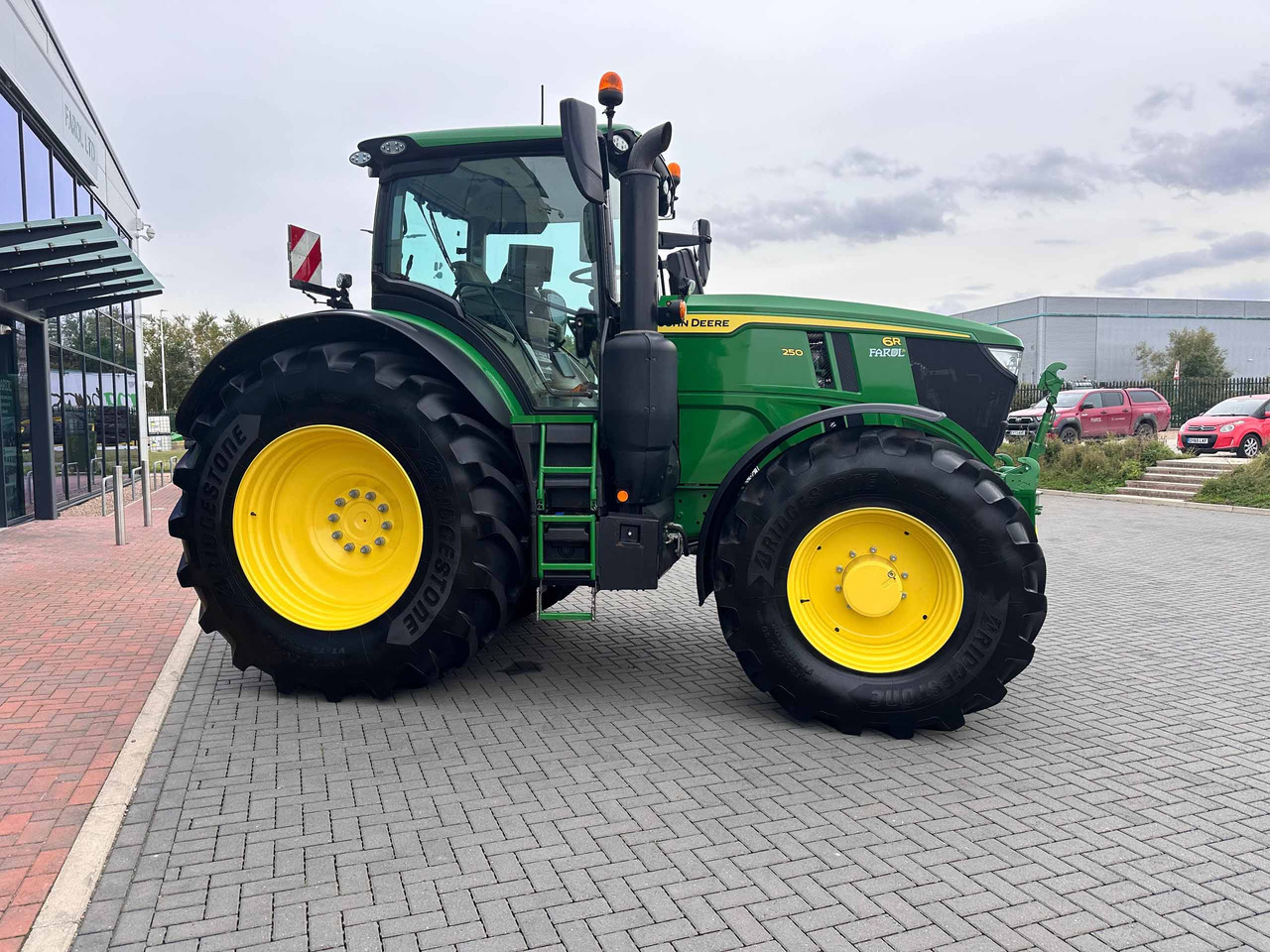 John Deere 6R 250 - Trator: foto 4 John Deere 6R 250 - Trator: foto 4