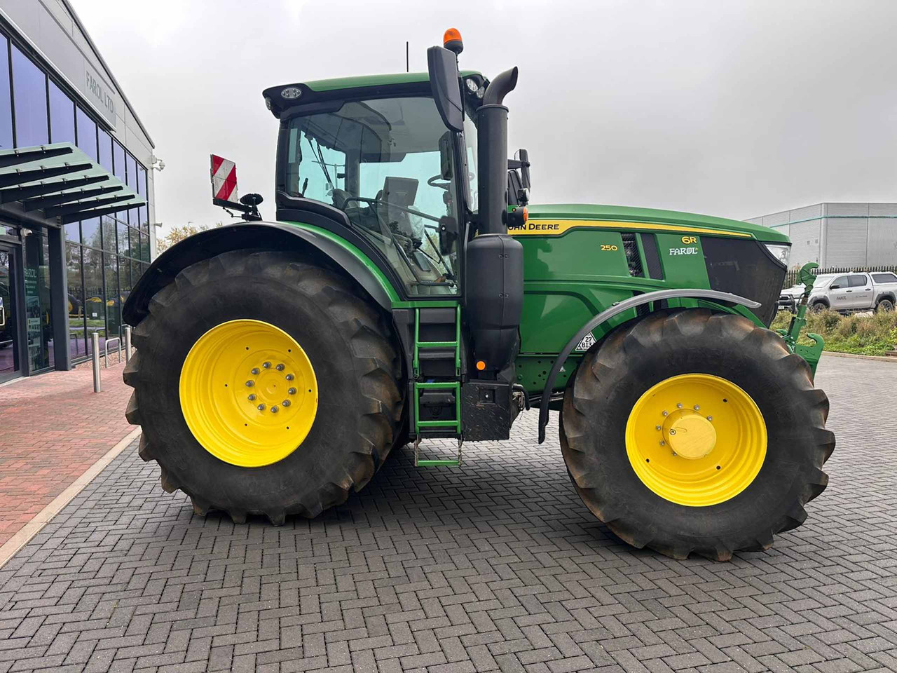 John Deere 6R 250 - Trator: foto 2 John Deere 6R 250 - Trator: foto 2