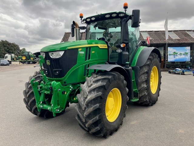 John Deere 6R250 - Trator: foto 1 John Deere 6R250 - Trator: foto 1