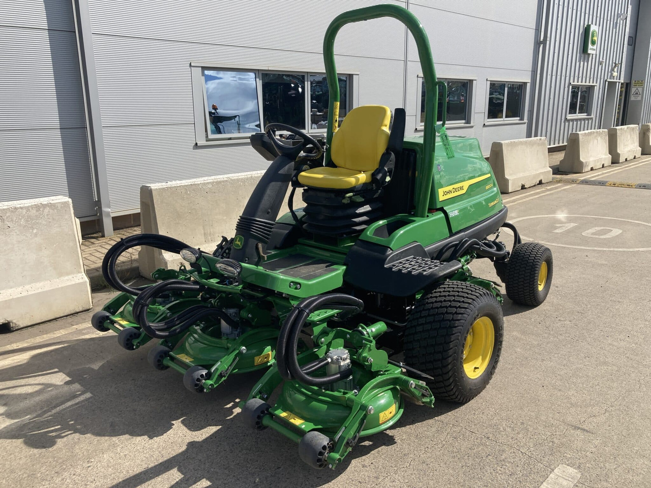 John Deere 8800A 5 pod rotary mower - Cortador de grama: foto 1 John Deere 8800A 5 pod rotary mower - Cortador de grama: foto 1
