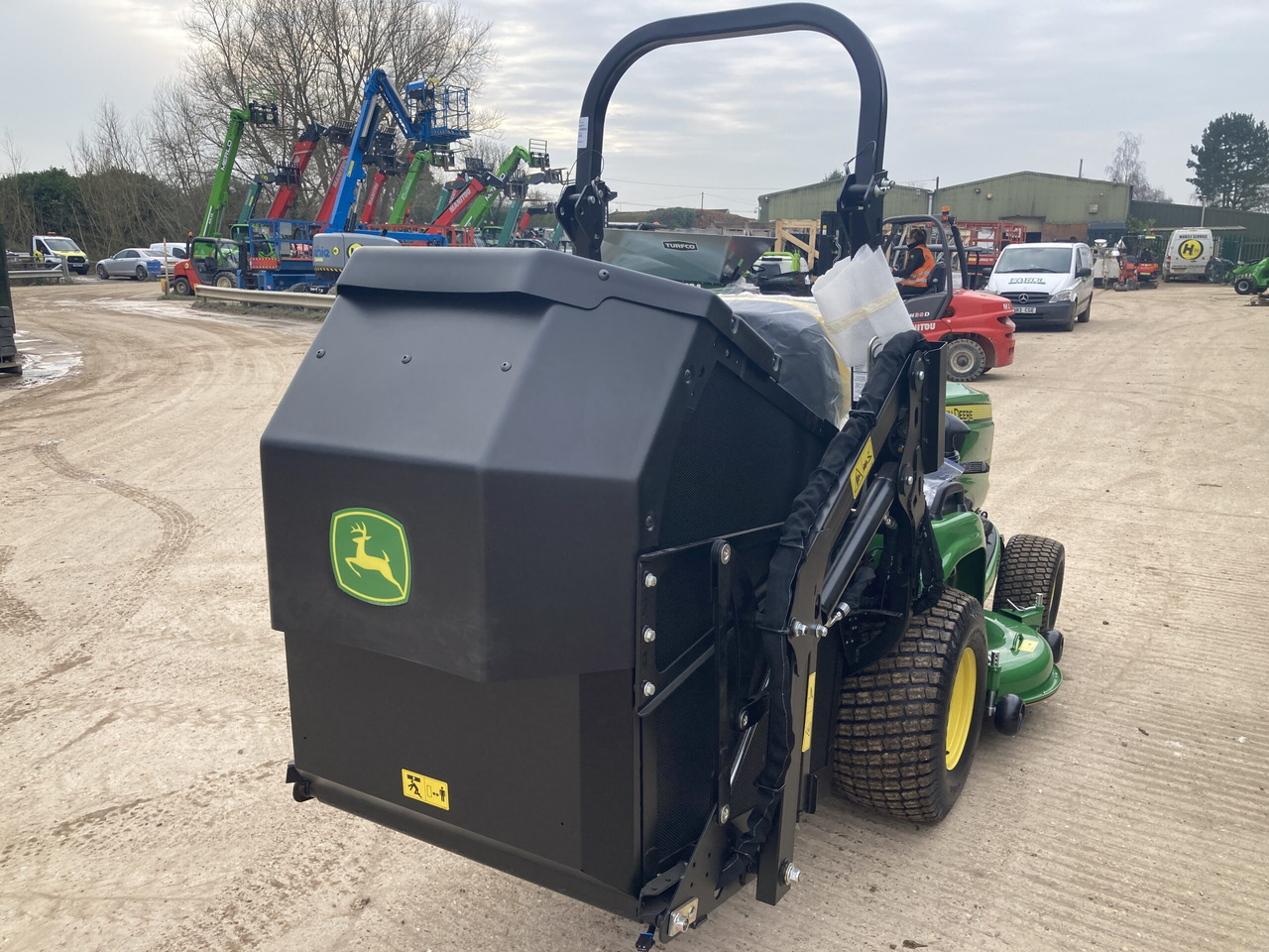 John Deere X950R ride on cut and collect mower - Cortador de grama: foto 5 John Deere X950R ride on cut and collect mower - Cortador de grama: foto 5