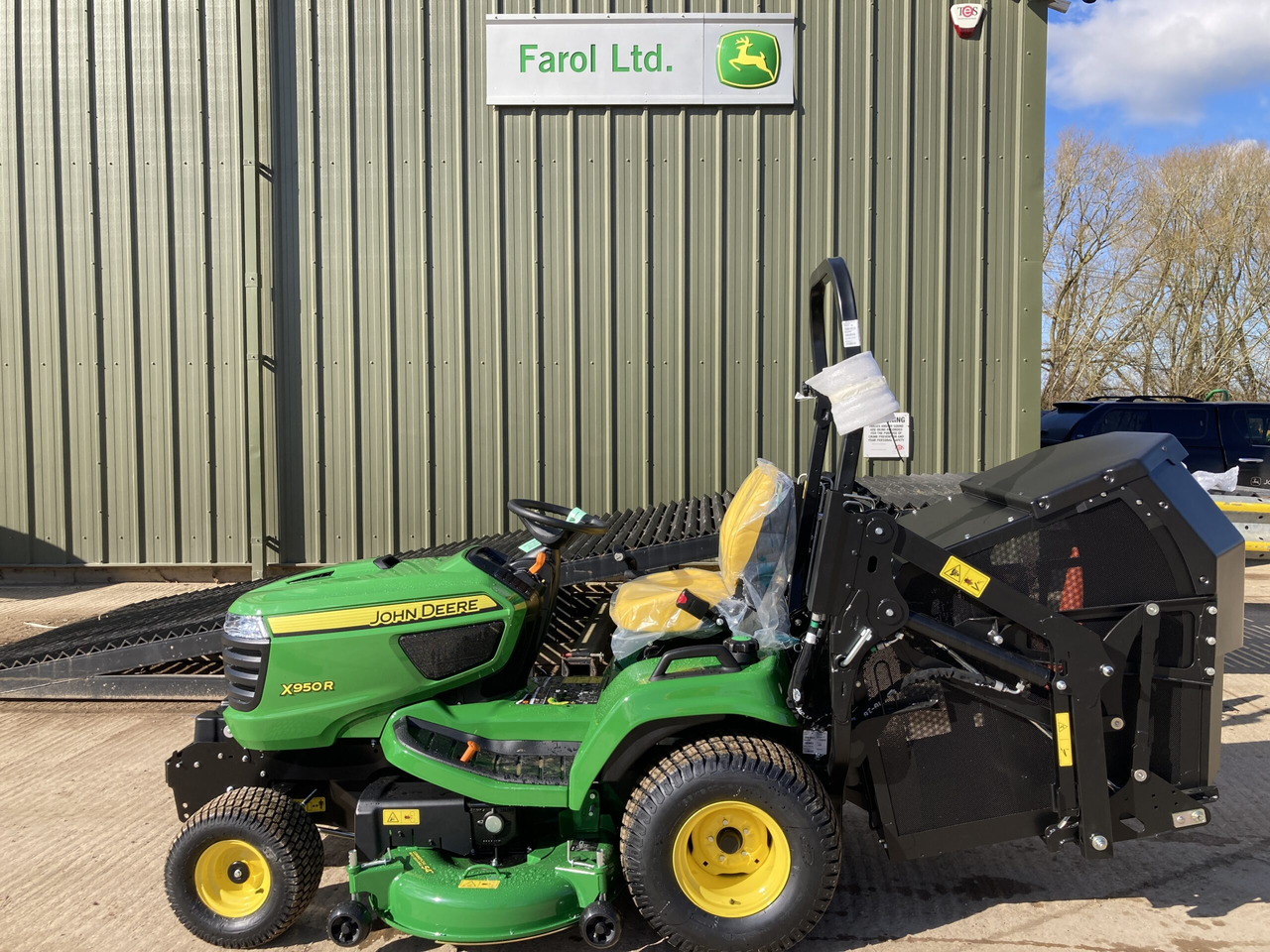 John Deere X950R ride on cut and collect mower - Cortador de grama: foto 2 John Deere X950R ride on cut and collect mower - Cortador de grama: foto 2