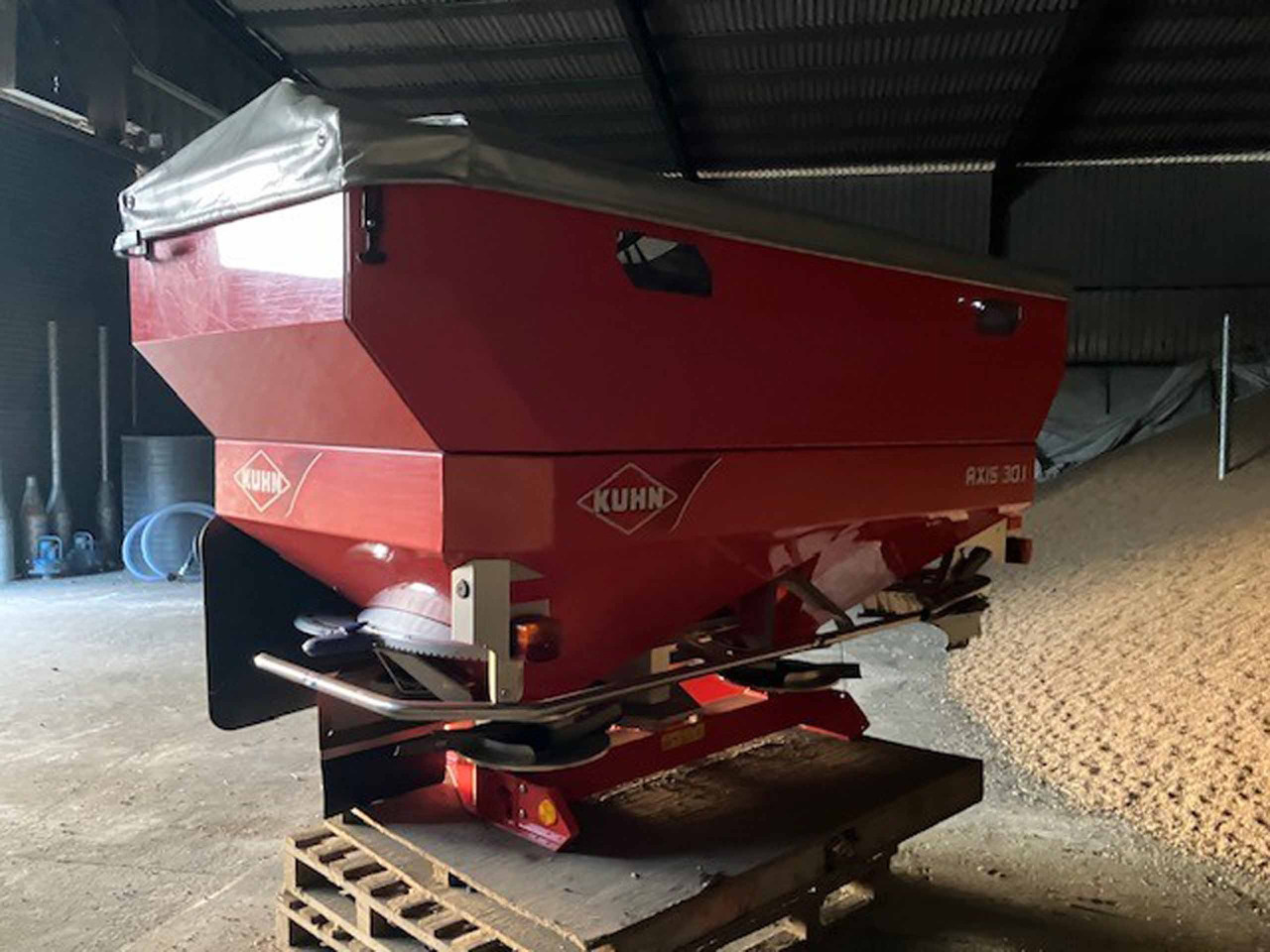 Kuhn Axis 30.1 - Distribuidor de fertilizantes: foto 4 Kuhn Axis 30.1 - Distribuidor de fertilizantes: foto 4