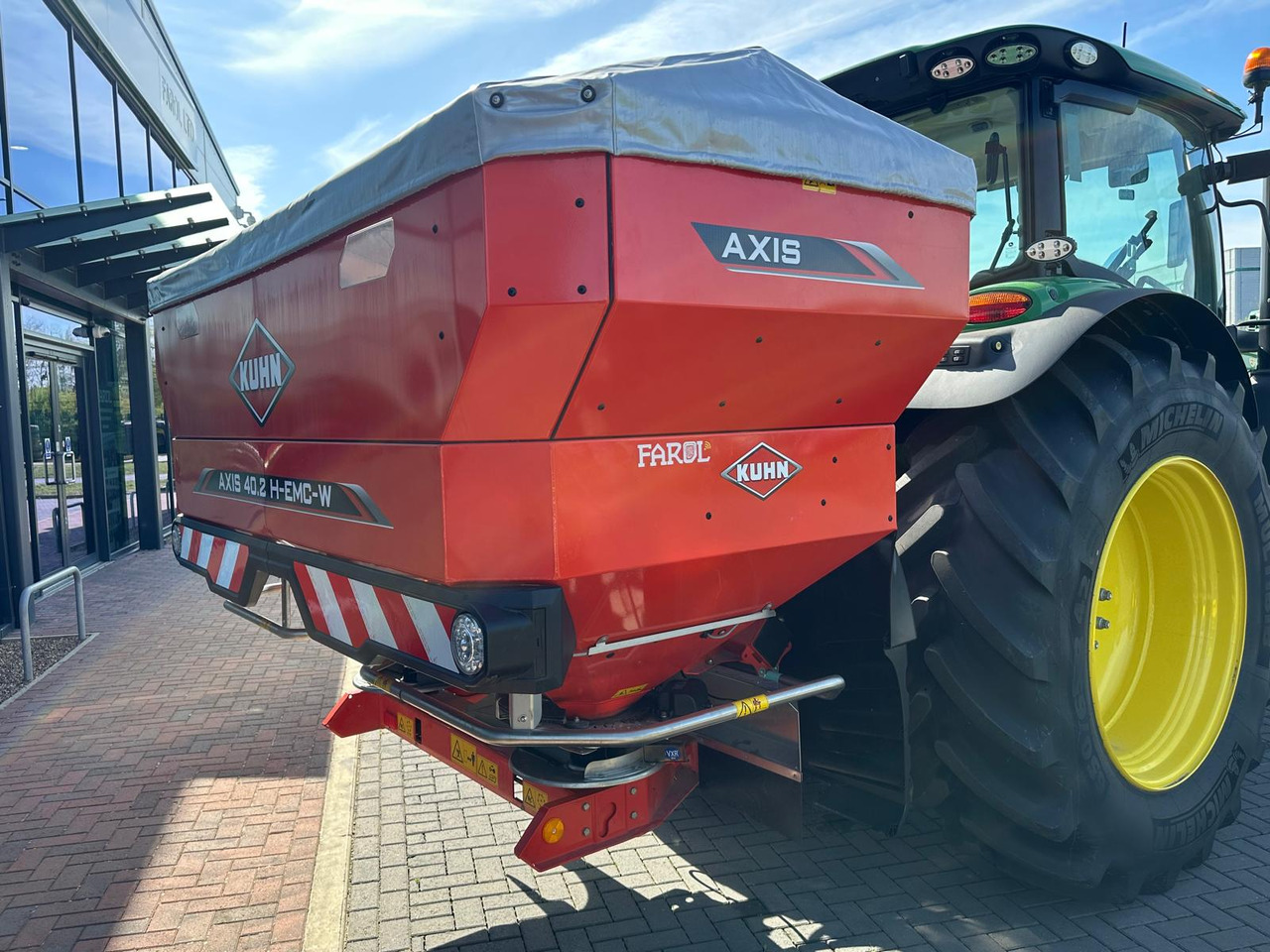 Kuhn Axis 40.2 H EMC W - Distribuidor de fertilizantes: foto 1 Kuhn Axis 40.2 H EMC W - Distribuidor de fertilizantes: foto 1
