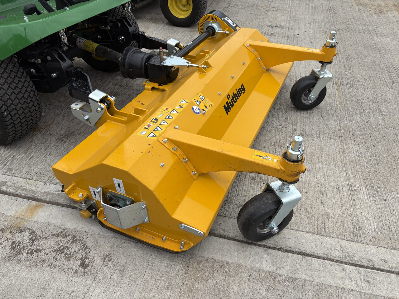 Muthing MU-FM160 JD Outfront Flail Mower Demo - Triturador de martelos: foto 2 Muthing MU-FM160 JD Outfront Flail Mower Demo - Triturador de martelos: foto 2