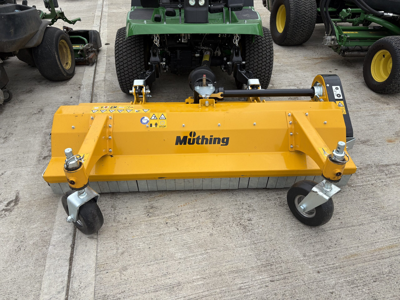 Muthing MU-FM160 JD Outfront Flail Mower Demo - Triturador de martelos: foto 1 Muthing MU-FM160 JD Outfront Flail Mower Demo - Triturador de martelos: foto 1