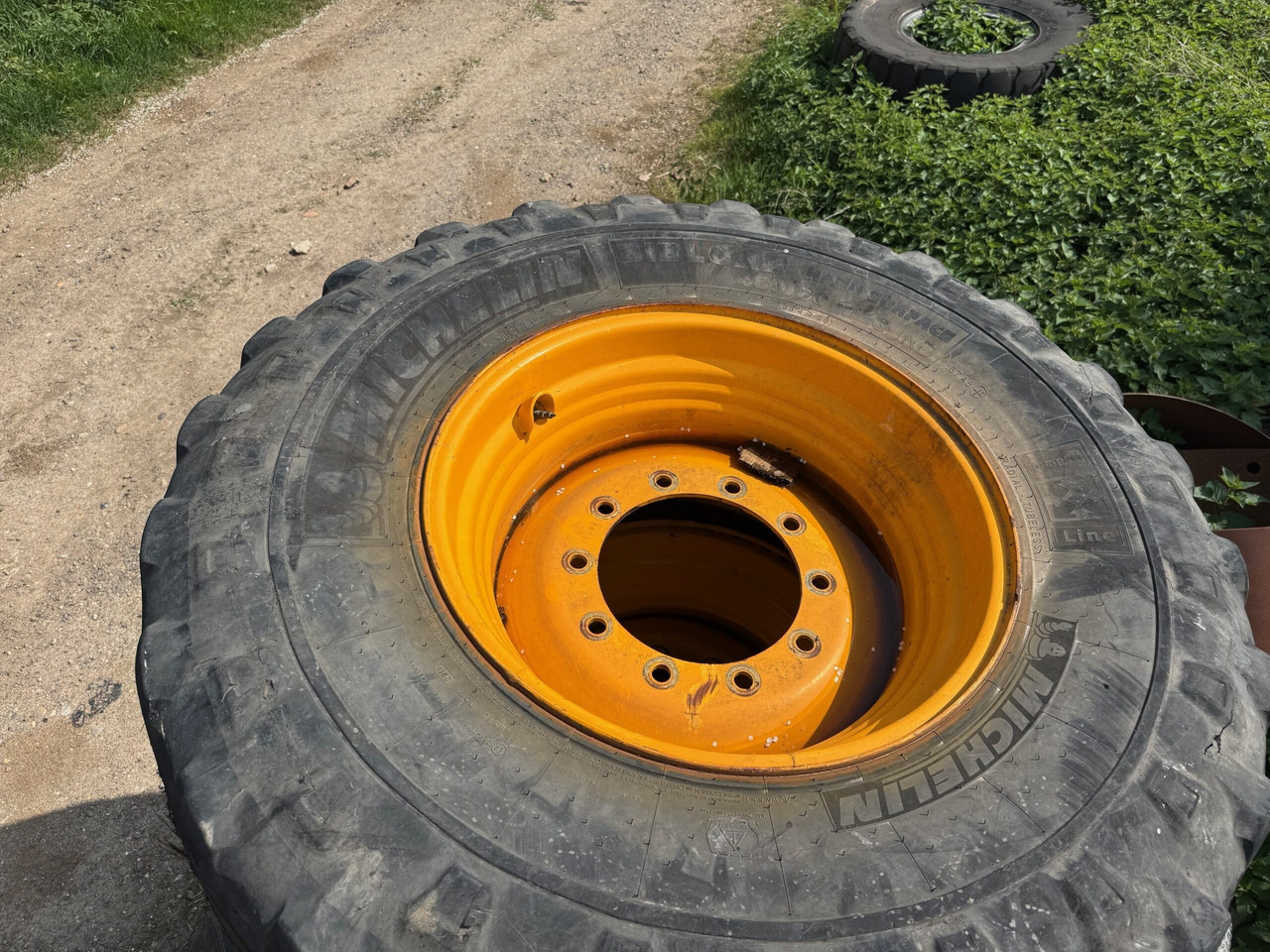 Solid Tyres On Rims - Jantes e pneus: foto 1 Solid Tyres On Rims - Jantes e pneus: foto 1