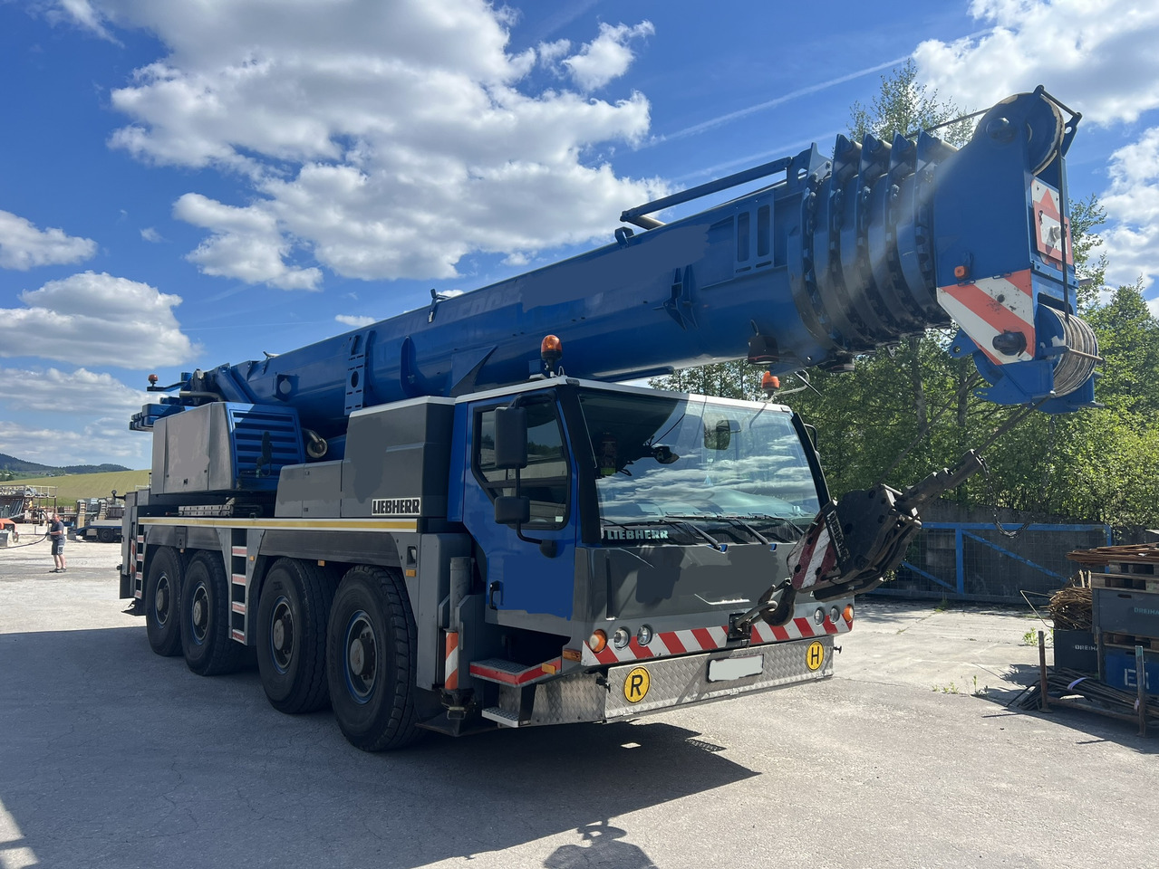 LIEBHERR LTM 1090 - Grua todo o terreno: foto 1 LIEBHERR LTM 1090 - Grua todo o terreno: foto 1