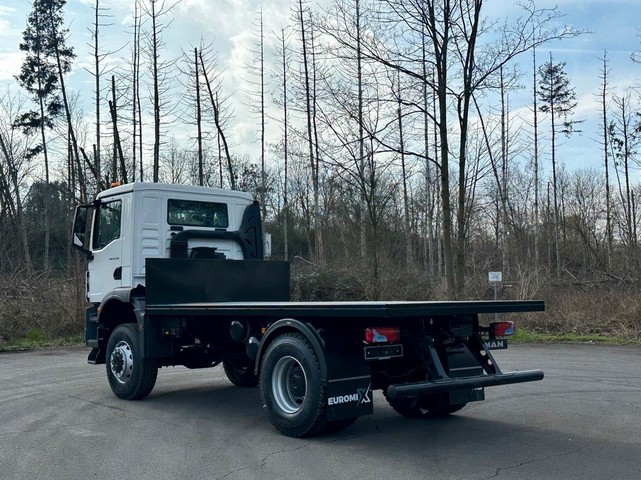 MAN TGM 18.320 4x4 Euro 6e Plato - Camião de caixa aberta/ Plataforma: foto 4 MAN TGM 18.320 4x4 Euro 6e Plato - Camião de caixa aberta/ Plataforma: foto 4