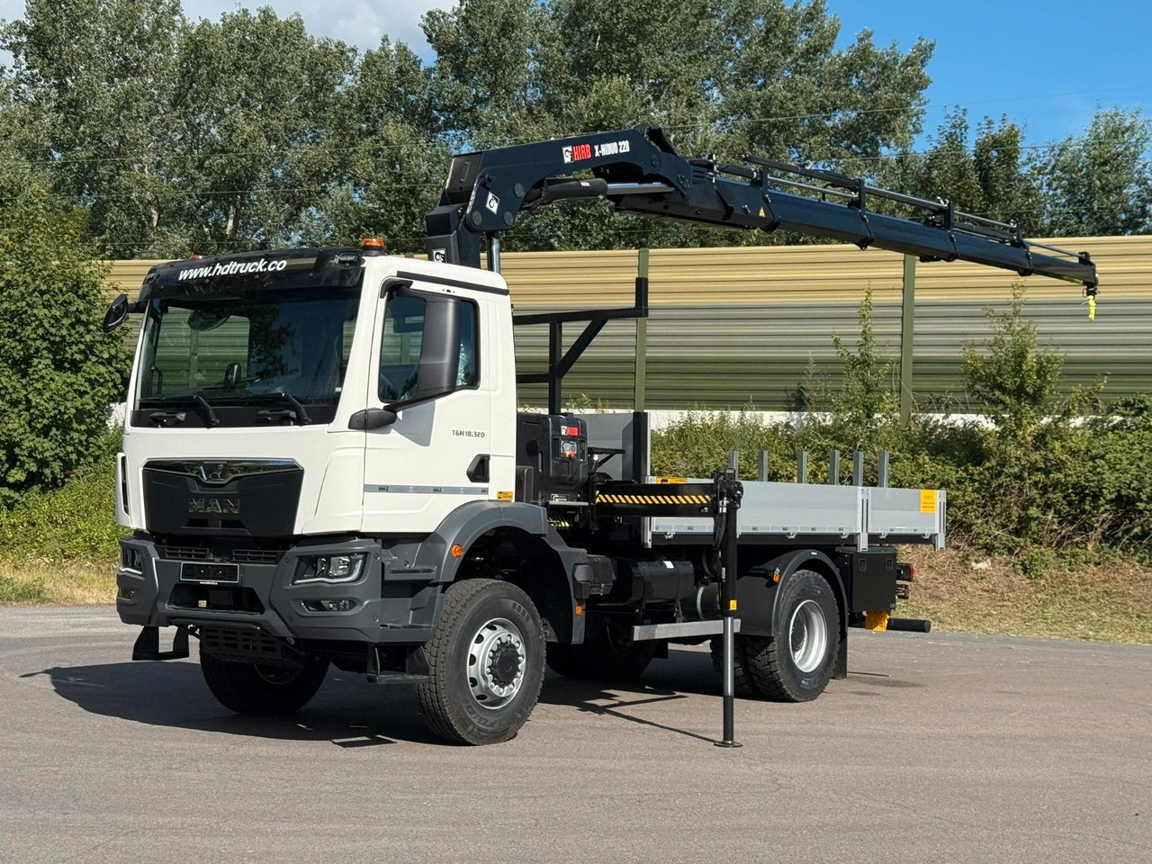 MAN TGM 18.320 4x4 Hiab 228-4 Kran - Camião grua: foto 1 MAN TGM 18.320 4x4 Hiab 228-4 Kran - Camião grua: foto 1